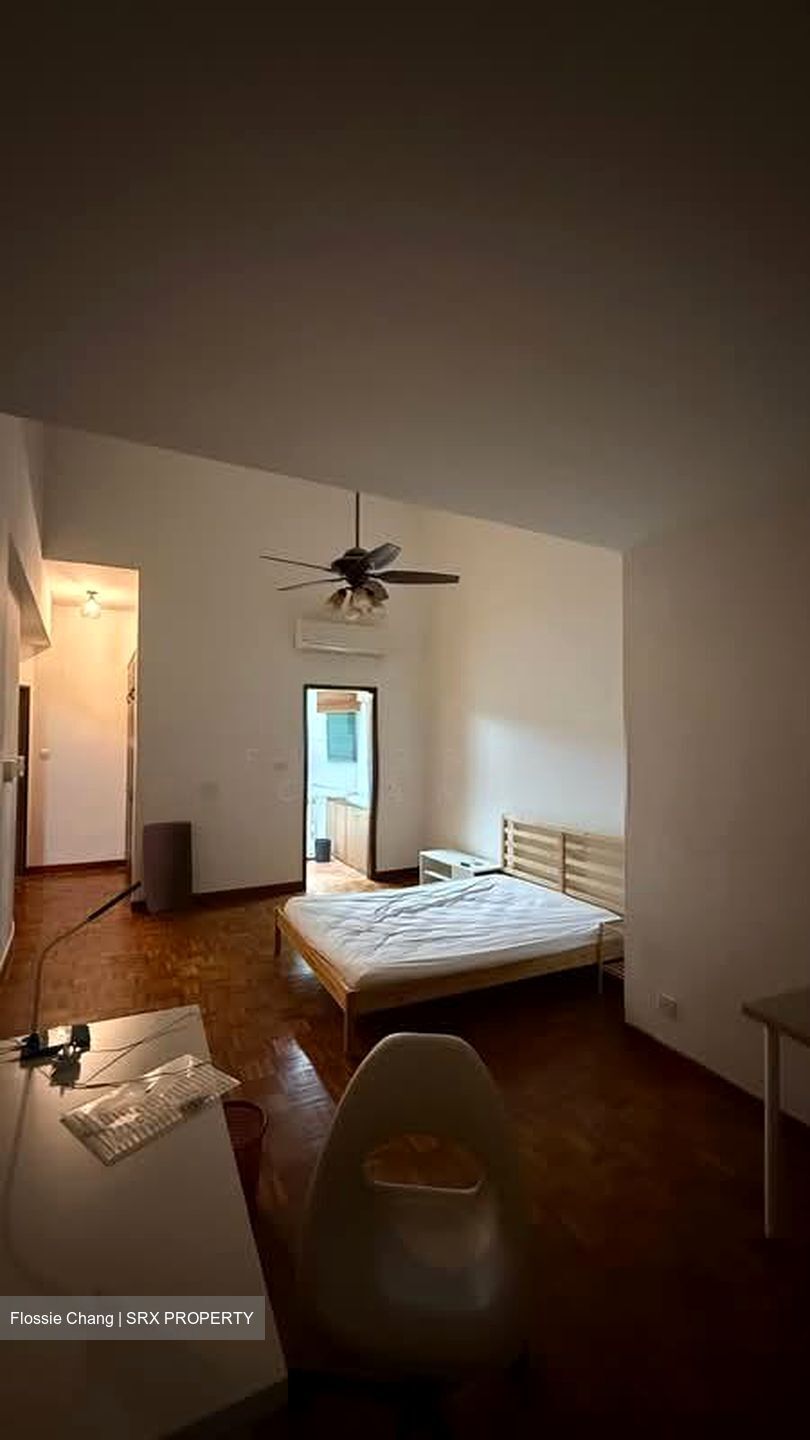 Gold Coast Condo (D5), Condominium #560682361